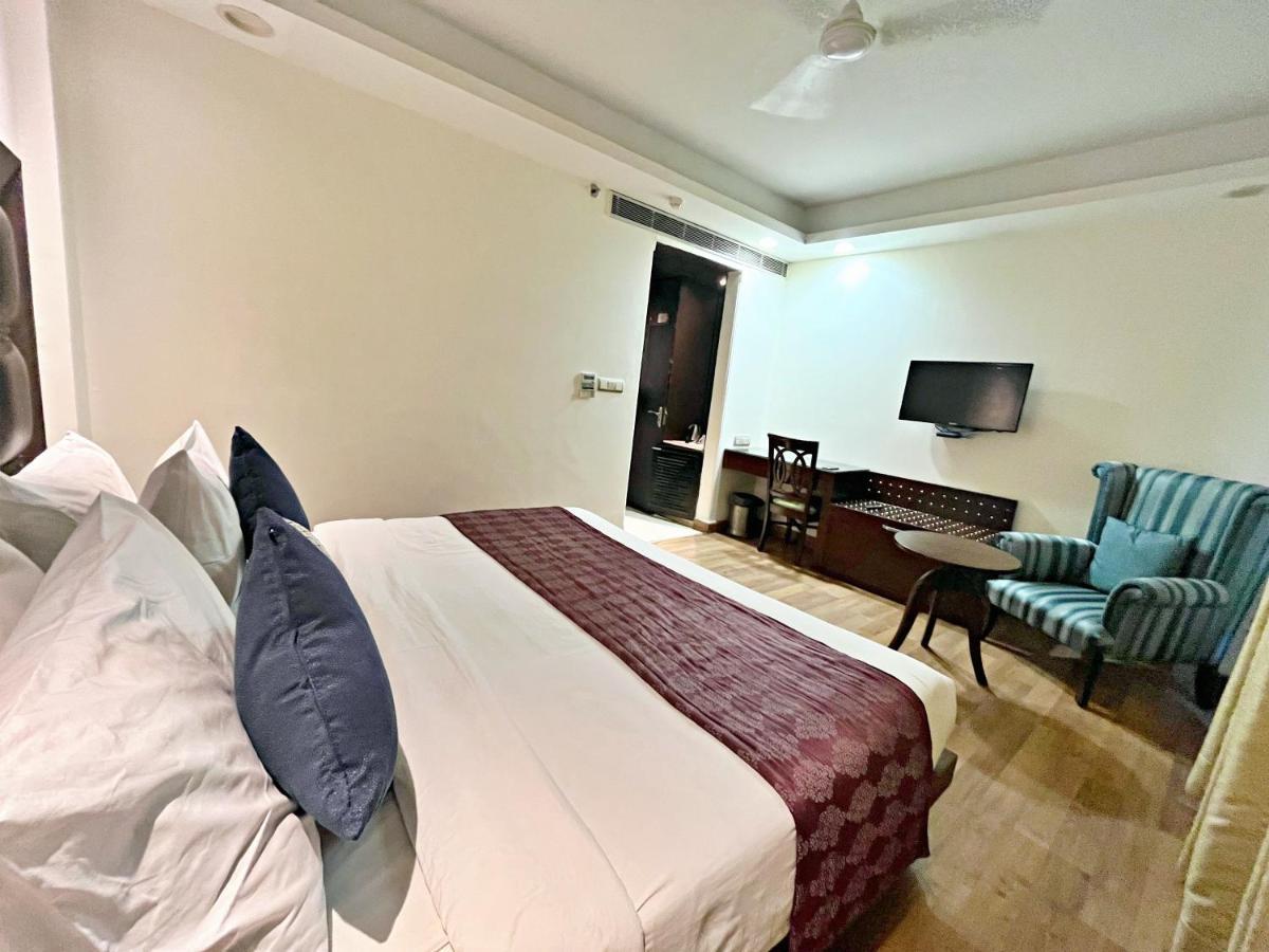 The Grand Orion - Kailash Colony Нью-Дели Экстерьер фото